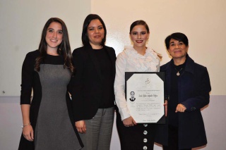 Fotografía 12 / 24 de Graduación de Licenciatura